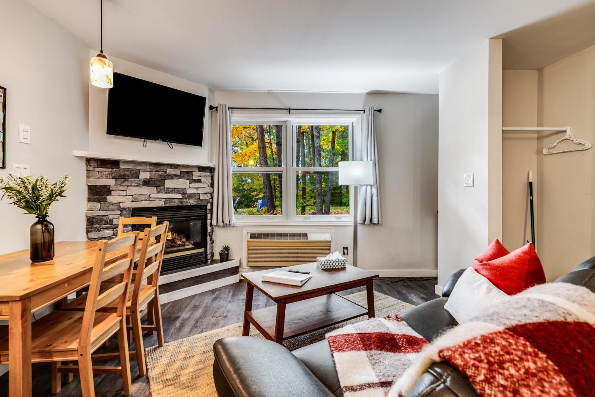 Muskoka Waterfront Retreat Villa Dwight Ngoại thất bức ảnh